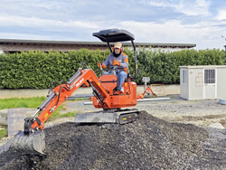 mini excavator compact m80