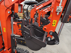 mini excavator compact m80