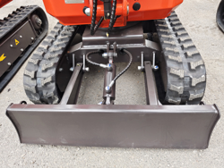 mini excavator compact m80