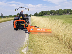 tocatoare laterală giraffa130 pentru tractor fructifer și terasamente deleks