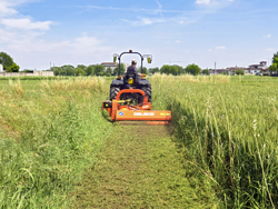 tocatoare laterală giraffa170 pentru tractor fructifer și terasamente deleks
