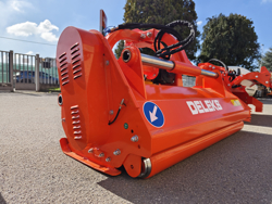 concasor cu ciocane si deplasare hidraulică pentru tractor mod cervo 200