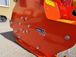 concasor cu ciocane si deplasare hidraulică pentru tractor mod cervo 220