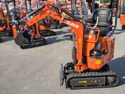 mini excavator compact m60