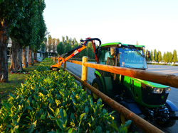 косилка кусторез гидравлический для стрижки живой изгороди 130см для изгороди и деревьев мод hr 130