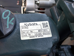 мини экскаватор компактный с резиновыми гусеницами и набором аксессуаров мод s120 s30