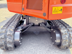 мини экскаватор компактный с резиновыми гусеницами и набором аксессуаров мод e110